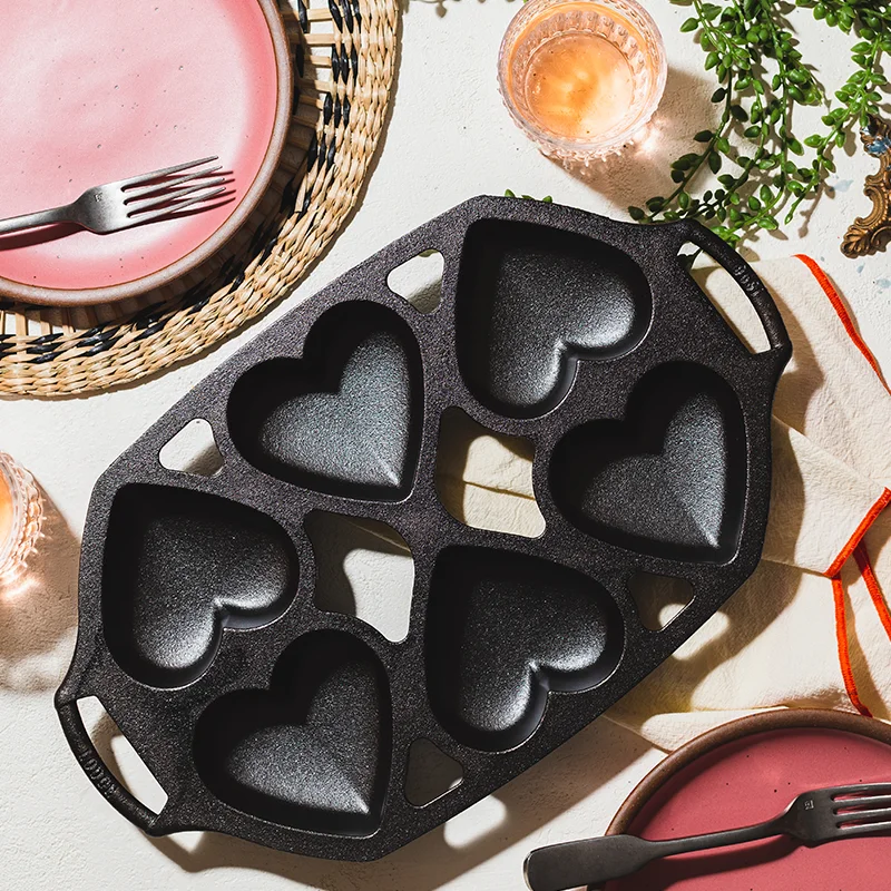Seasoned Cast Iron Heart Mini Cake Pan - Image 5
