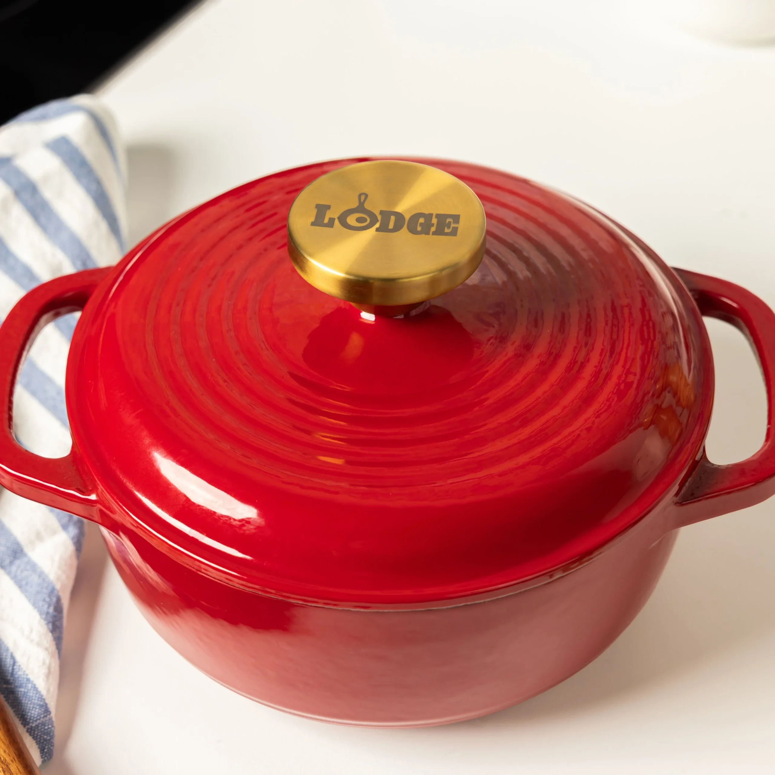 1.5 Quart Essential Enamel Dutch Oven - Image 6